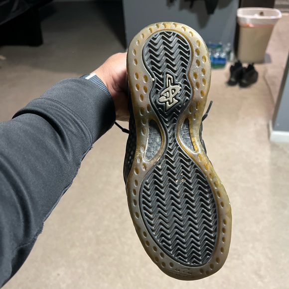 Sz 8.5 “Stealth” air Foamposite one - Picture 5 of 10